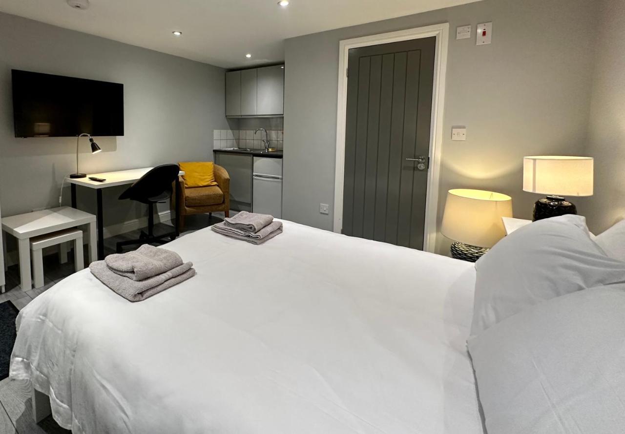 Apartment Modern Luxury Private Detached 1 Double Bedroom - Super Fast Wifi Luton (Bedfordshire)